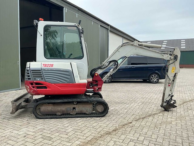2012 takeuchi tb228 minigraafmachine - afbeelding 30 van  35