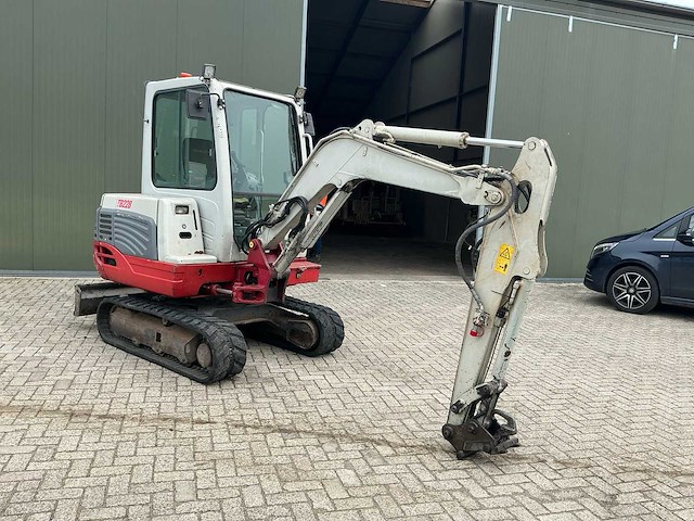 2012 takeuchi tb228 minigraafmachine - afbeelding 31 van  35