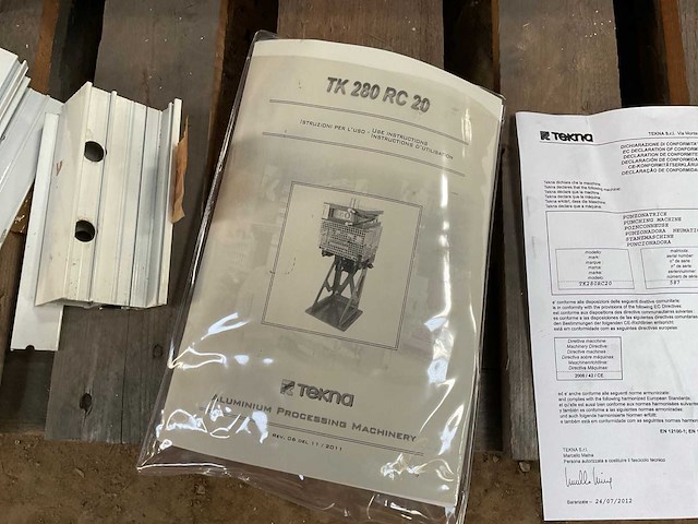 2012 tekna tk 280 rc 20 aluminium profiel ponsmachine pneumatisch - afbeelding 6 van  17