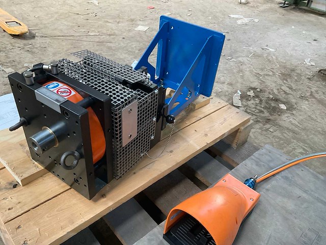 2012 tekna tk 280 rc 20 aluminium profiel ponsmachine pneumatisch - afbeelding 13 van  17