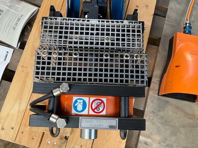 2012 tekna tk 280 rc 20 aluminium profiel ponsmachine pneumatisch - afbeelding 15 van  17