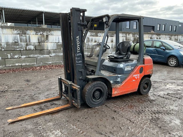2012 toyota 028fgf25 vorkheftruck - afbeelding 1 van  33