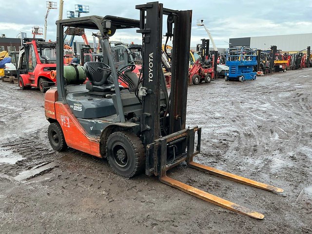 2012 toyota 028fgf25 vorkheftruck - afbeelding 31 van  33