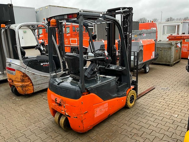 2012 toyota 8fbet16 vorkheftruck - afbeelding 15 van  21