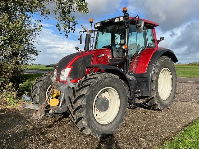 2012 valtra n163 vierwielaangedreven landbouwtractor - afbeelding 1 van  44
