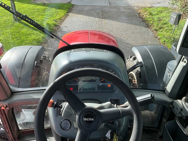 2012 valtra n163 vierwielaangedreven landbouwtractor - afbeelding 21 van  44