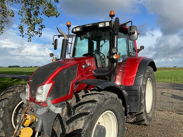 2012 valtra n163 vierwielaangedreven landbouwtractor - afbeelding 2 van  44