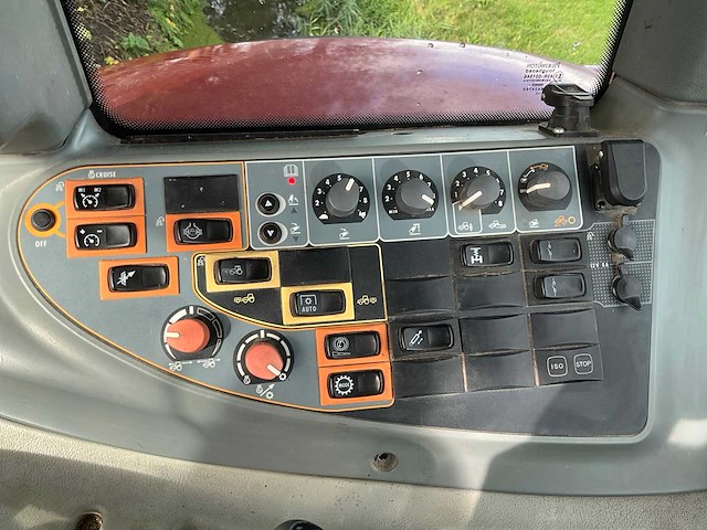 2012 valtra n163 vierwielaangedreven landbouwtractor - afbeelding 26 van  44