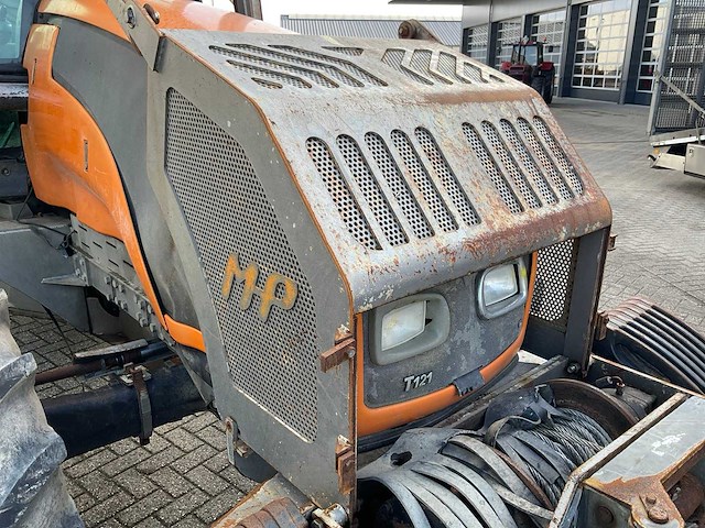 2012 valtra t121 hitech vierwielaangedreven landbouwtractor - afbeelding 3 van  30
