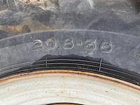 2012 valtra t121 hitech vierwielaangedreven landbouwtractor - afbeelding 6 van  30