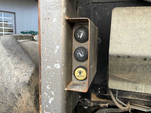 2012 valtra t121 hitech vierwielaangedreven landbouwtractor - afbeelding 11 van  30