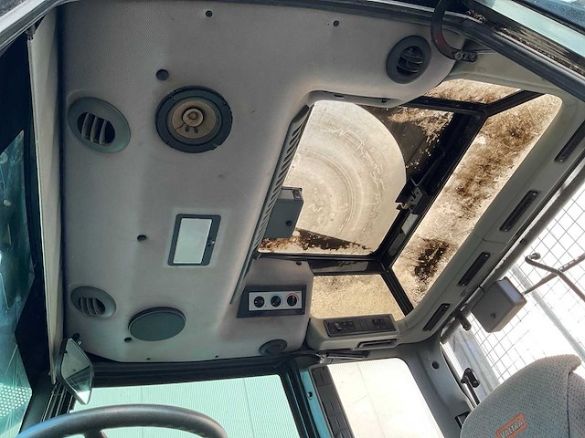 2012 valtra t121 hitech vierwielaangedreven landbouwtractor - afbeelding 16 van  30