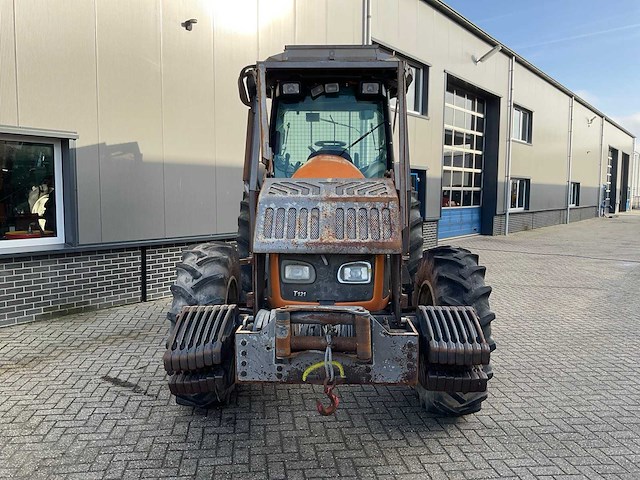 2012 valtra t121 hitech vierwielaangedreven landbouwtractor - afbeelding 18 van  30