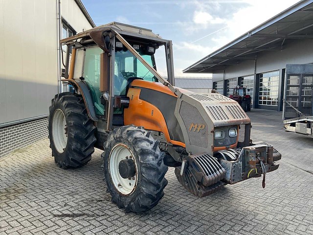 2012 valtra t121 hitech vierwielaangedreven landbouwtractor - afbeelding 27 van  30