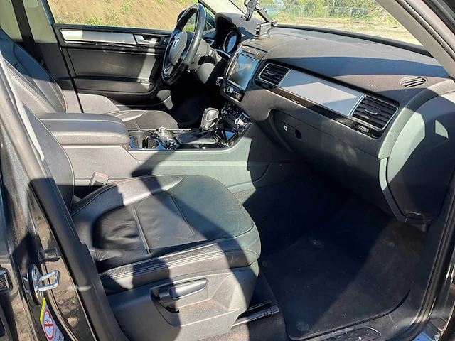 2012 volkswagen touareg 3.0 tdi highline personenauto - afbeelding 32 van  40