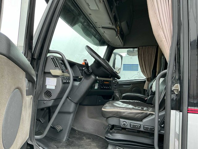 2012 volvo fh 6x2 xxl vrachtwagen - afbeelding 5 van  43