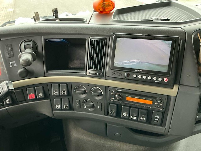 2012 volvo fh 6x2 xxl vrachtwagen - afbeelding 7 van  43