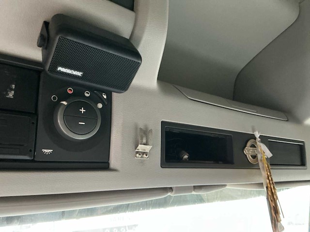 2012 volvo fh 6x2 xxl vrachtwagen - afbeelding 9 van  43