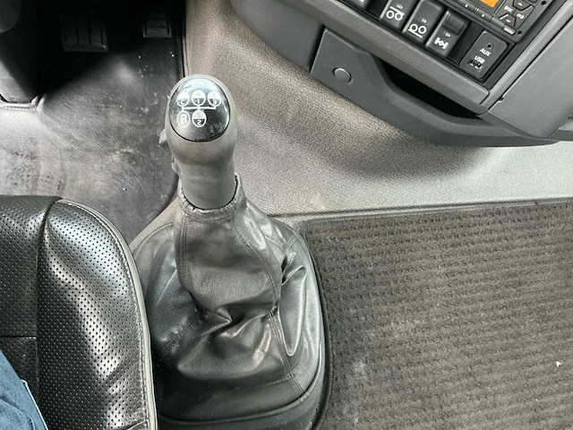 2012 volvo fh 6x2 xxl vrachtwagen - afbeelding 11 van  41