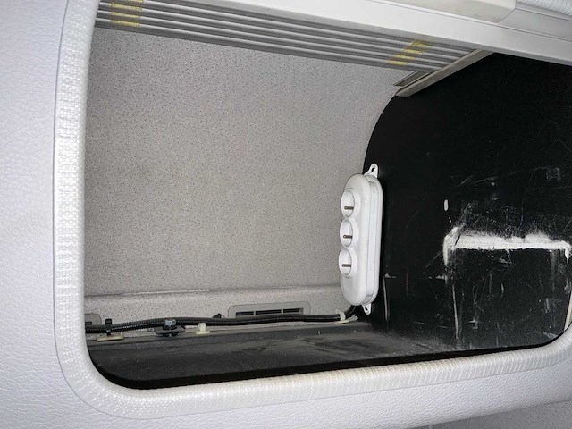 2012 volvo fh 6x2 xxl vrachtwagen - afbeelding 17 van  41