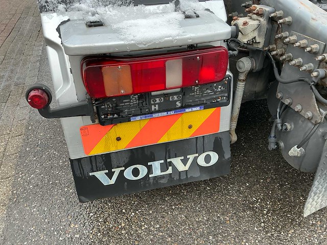 2012 volvo fh 6x2 xxl vrachtwagen - afbeelding 27 van  41