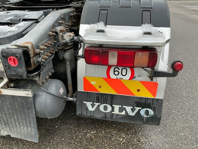 2012 volvo fh 6x2 xxl vrachtwagen - afbeelding 28 van  41