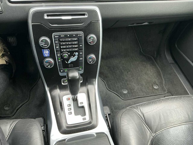 2012 volvo v70 3.0 t6 awd summum personenauto - afbeelding 9 van  22