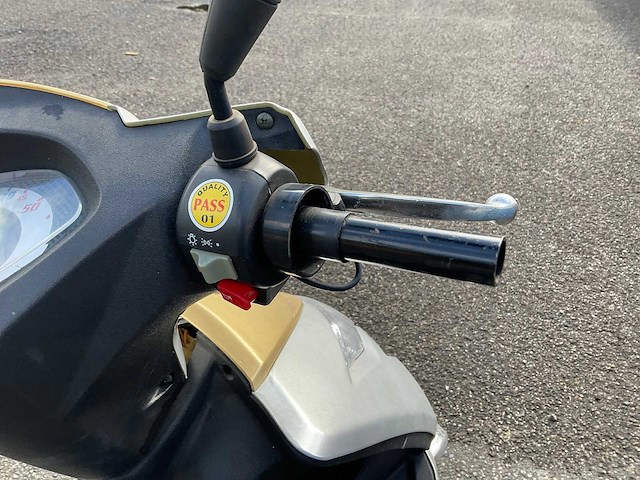 2012 yadea n/a e-scooter - afbeelding 2 van  5