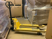 2012 yale hand hydraulische palletwagen - afbeelding 9 van  10
