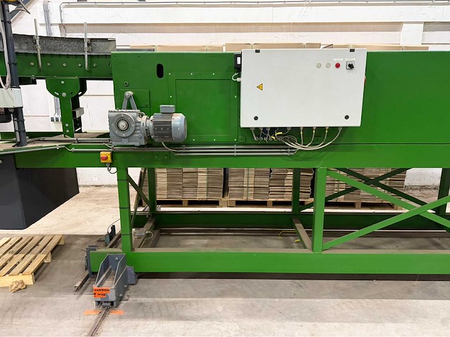 2012 youngsunpack mh-fj-1d elektrisch aangedreven transportsysteem met dozensluitmachine - afbeelding 1 van  3