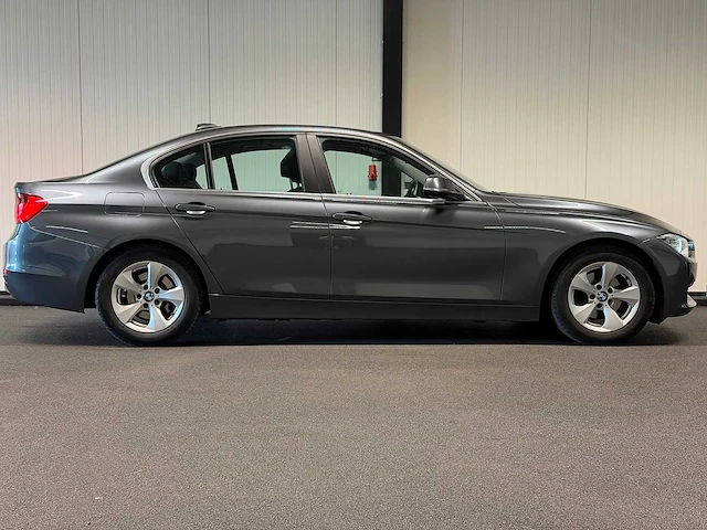 2013 - bmw - 3-serie - 320i ede high exec - 1-kjf-64 iaw - afbeelding 3 van  24