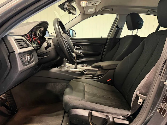 2013 - bmw - 3-serie - 320i ede high exec - 1-kjf-64 iaw - afbeelding 19 van  24