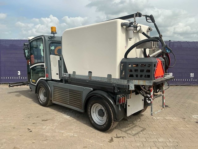 2013 - boschung pony - p4t rhd - werktuigdrager met sproeiarm - afbeelding 18 van  24