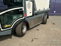 2013 - boschung pony - p4t rhd - werktuigdrager met sproeiarm - afbeelding 22 van  24