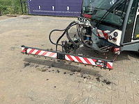 2013 - boschung pony - p4t rhd - werktuigdrager met sproeiarm - afbeelding 1 van  17