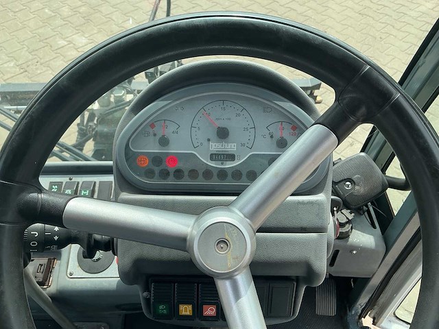 2013 - boschung pony - p4t rhd - werktuigdrager met sproeiarm - afbeelding 6 van  17