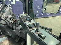 2013 - boschung pony - p4t rhd - werktuigdrager met sproeiarm - afbeelding 15 van  17
