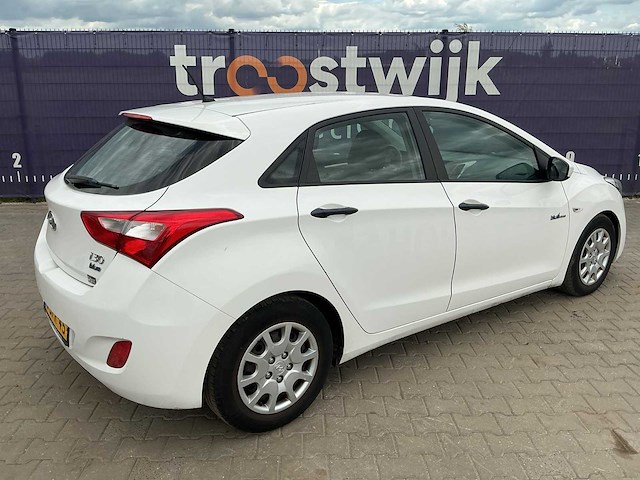 2013 - hyundai - i30 - 1.6 crdi i-dr. cool - personenauto - afbeelding 8 van  13