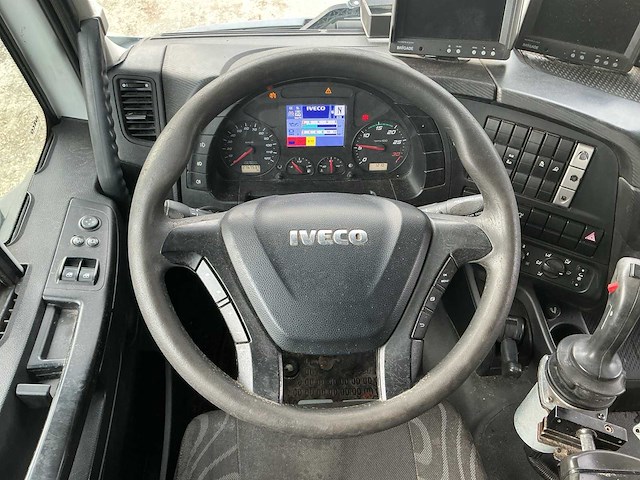 2013 - iveco - ad260sy/ps cng - vrachtwagen - afbeelding 9 van  26