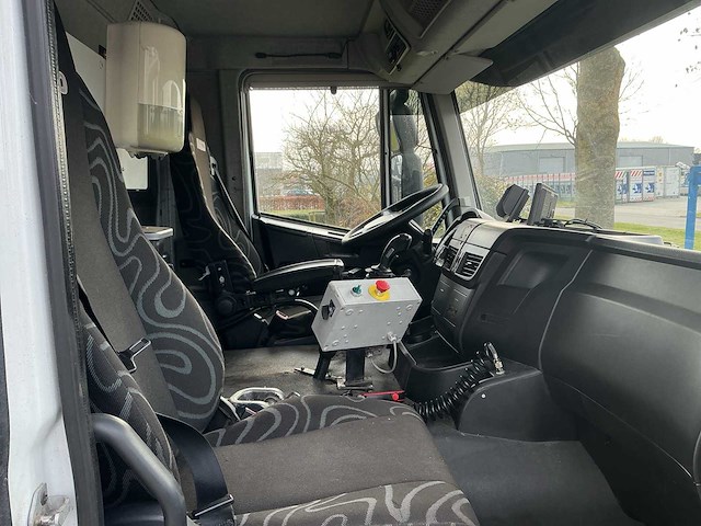 2013 - iveco - ad260sy/ps cng - vrachtwagen - afbeelding 23 van  26