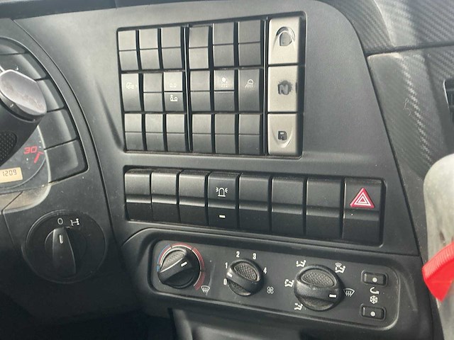 2013 - iveco - ad260sy/ps cng - vrachtwagen - afbeelding 6 van  27