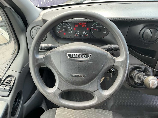 2013 - iveco - daily - 35c13v 330 h3 - bedrijfswagen - afbeelding 2 van  12