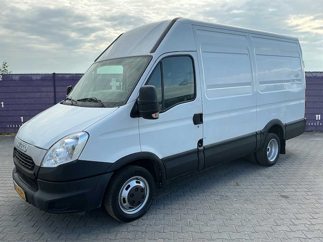 2013 - iveco - daily - 35c13v 330 h3 - bedrijfswagen - afbeelding 1 van  12