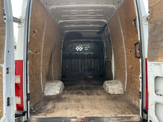 2013 - iveco - daily - 35c13v 330 h3 - bedrijfswagen - afbeelding 8 van  12