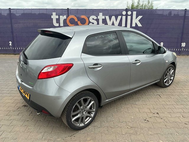 2013 - mazda - 2 - 1.3 hanabi - personenauto - afbeelding 5 van  8