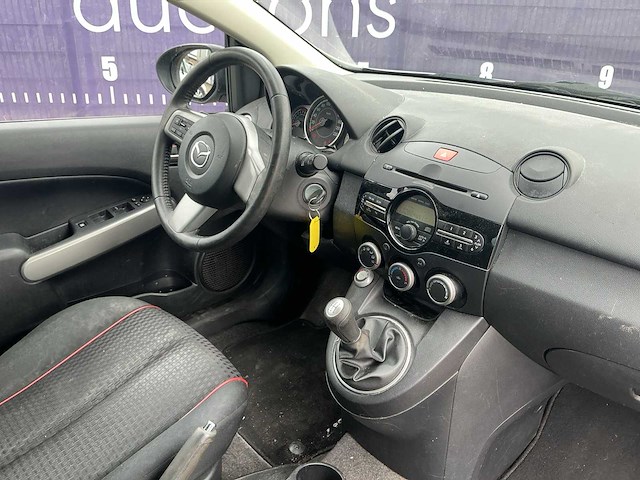 2013 - mazda - 2 - 1.3 hanabi - personenauto - afbeelding 7 van  8