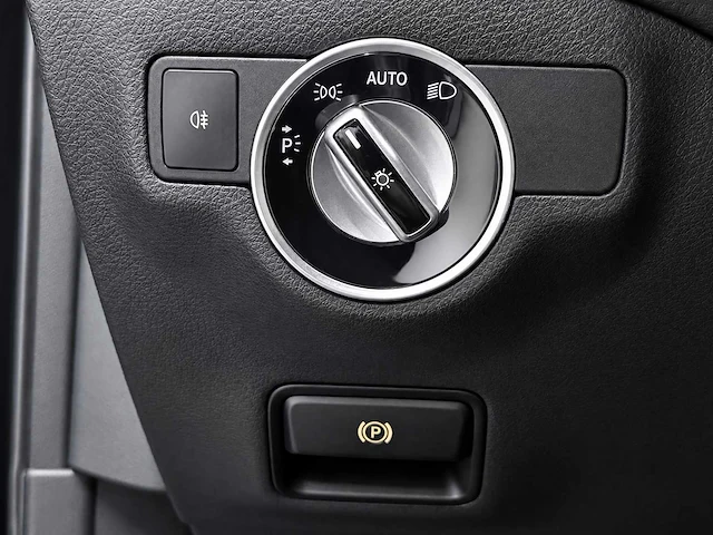2013 - mercedes-benz - a-klasse - 180 cdi edit nav 4u3 1-khs-46 iaw - afbeelding 28 van  30