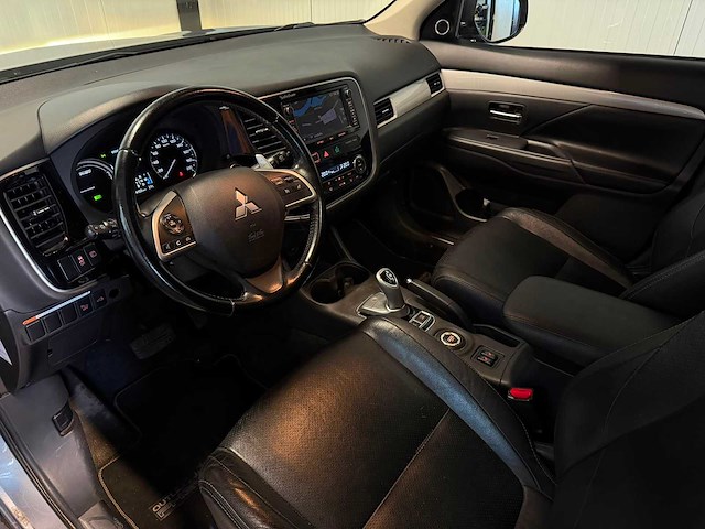 2013 - mitsubishi - outlander - 2.0 phev instyle 6-snn-79 iaw - afbeelding 3 van  23