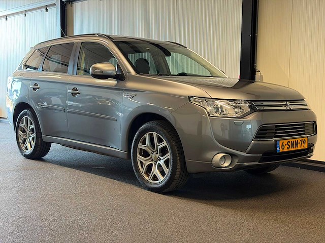 2013 - mitsubishi - outlander - 2.0 phev instyle 6-snn-79 iaw - afbeelding 13 van  23
