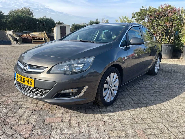 2013 - opel - astra - 1.4 turbo cosmo - 8-slr-46 - afbeelding 1 van  3